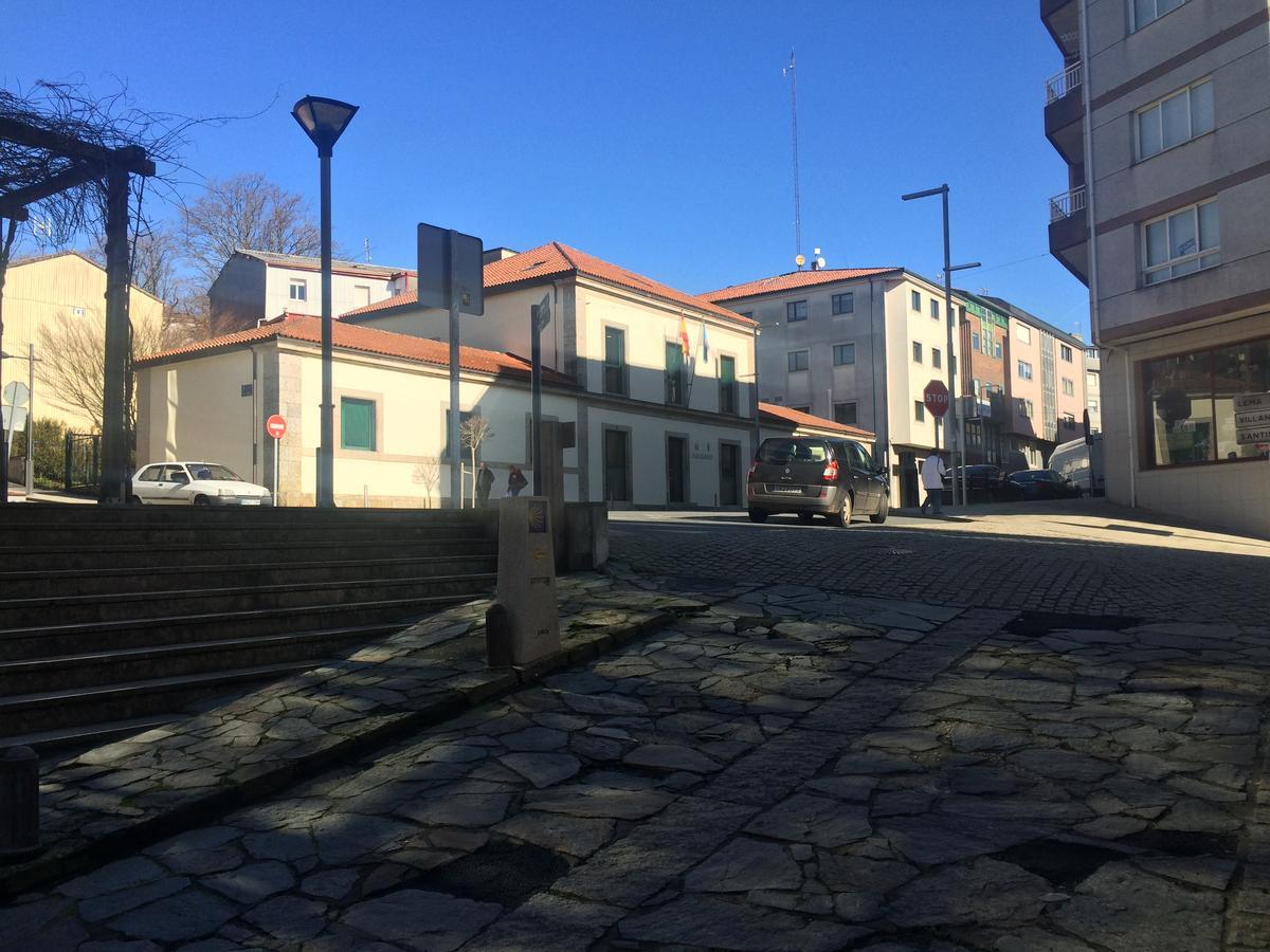 Cruce De Caminos Arzua Hostel Bagian luar foto